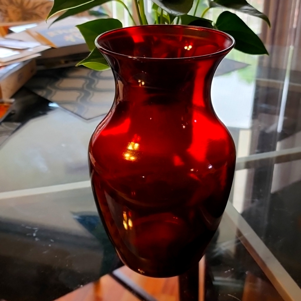 Glass Vase red